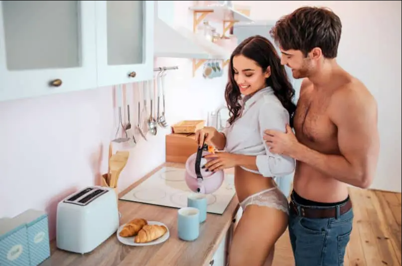 How to know if a man doesn't like or dislikes you and is playing with you